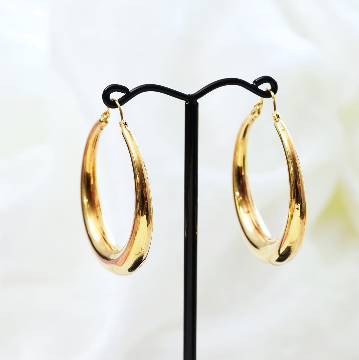 D188-VINTAGE-CRESCENT-SHAPED-BIG-LARGE-9CT-GOLD-HOOP-EARRINGS-BEAUTIFUL-YELLOW-GOLD-HOOPS-01