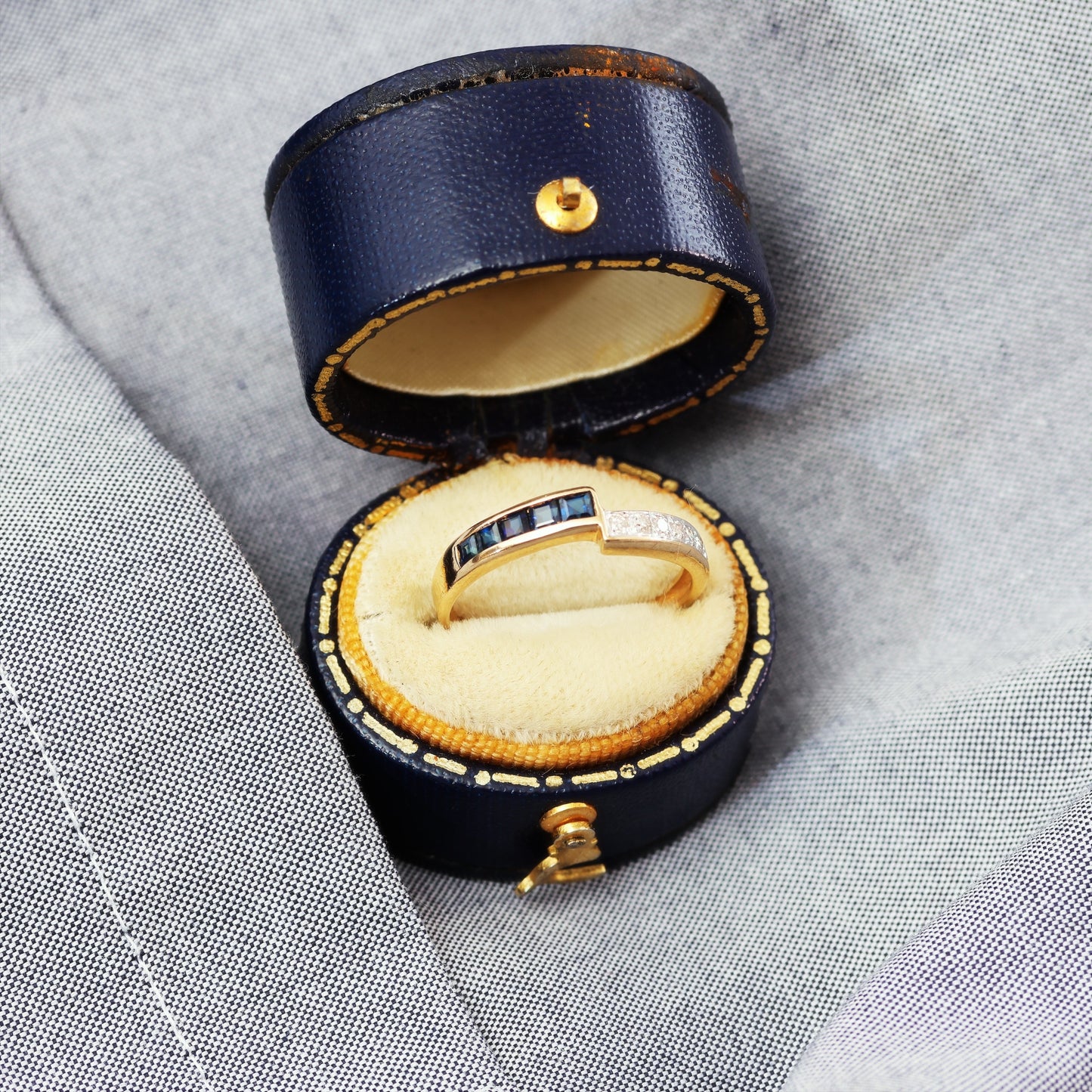 D193-VINTAGE-ASYMMETRY-DRESS-SAPPHIRE-DIAMOND-9CT-YELLOW-GOLD-BAND-BLUE-SAPPHIRE-RING-01