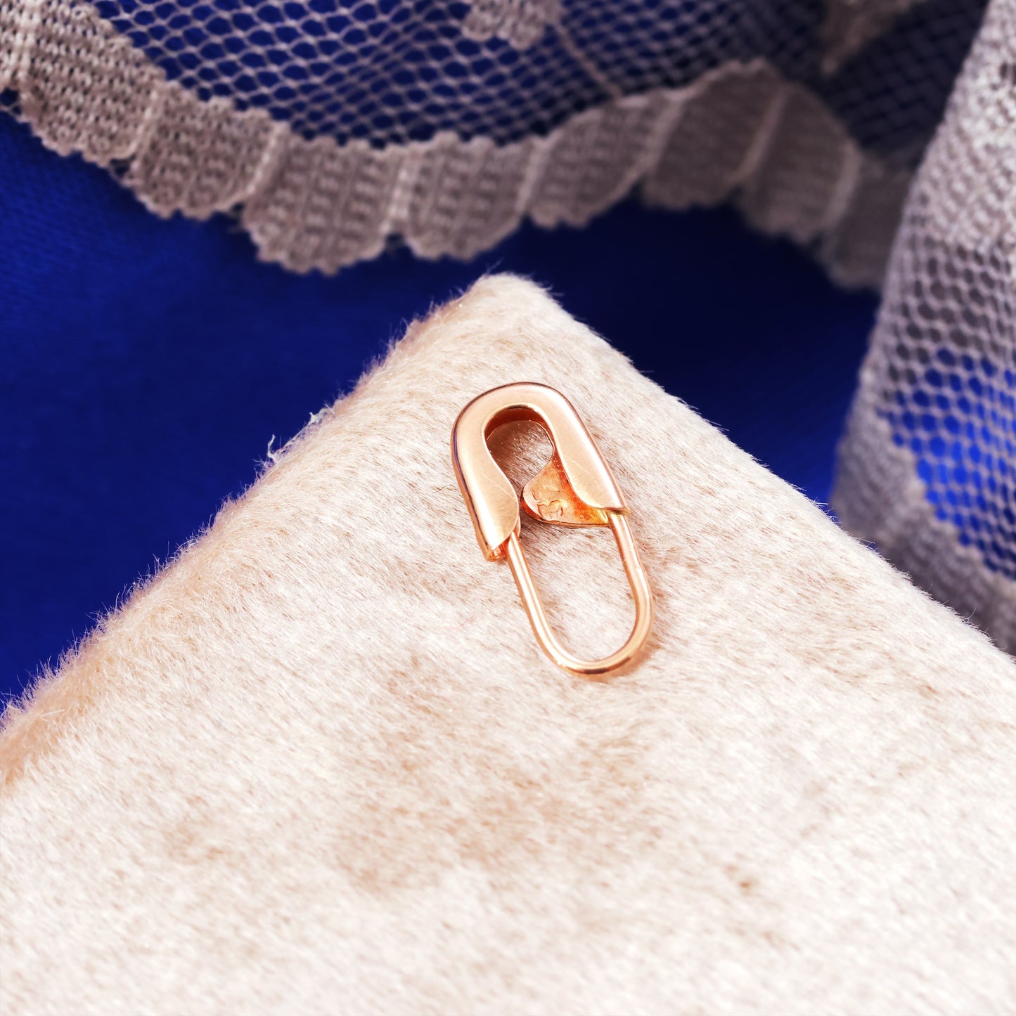 Single Vintage 9ct Gold Safety Pin Earring