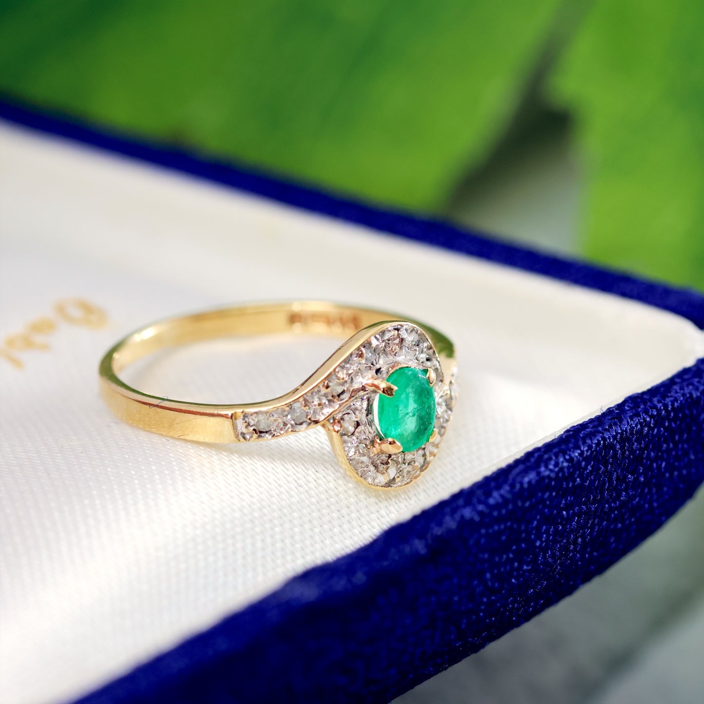 D196-VINTAGE-EMERALD-DIAMOND-GALAXY-SWIRL-9CT-YELLOW-GOLD-ENGAGEMENT-RING