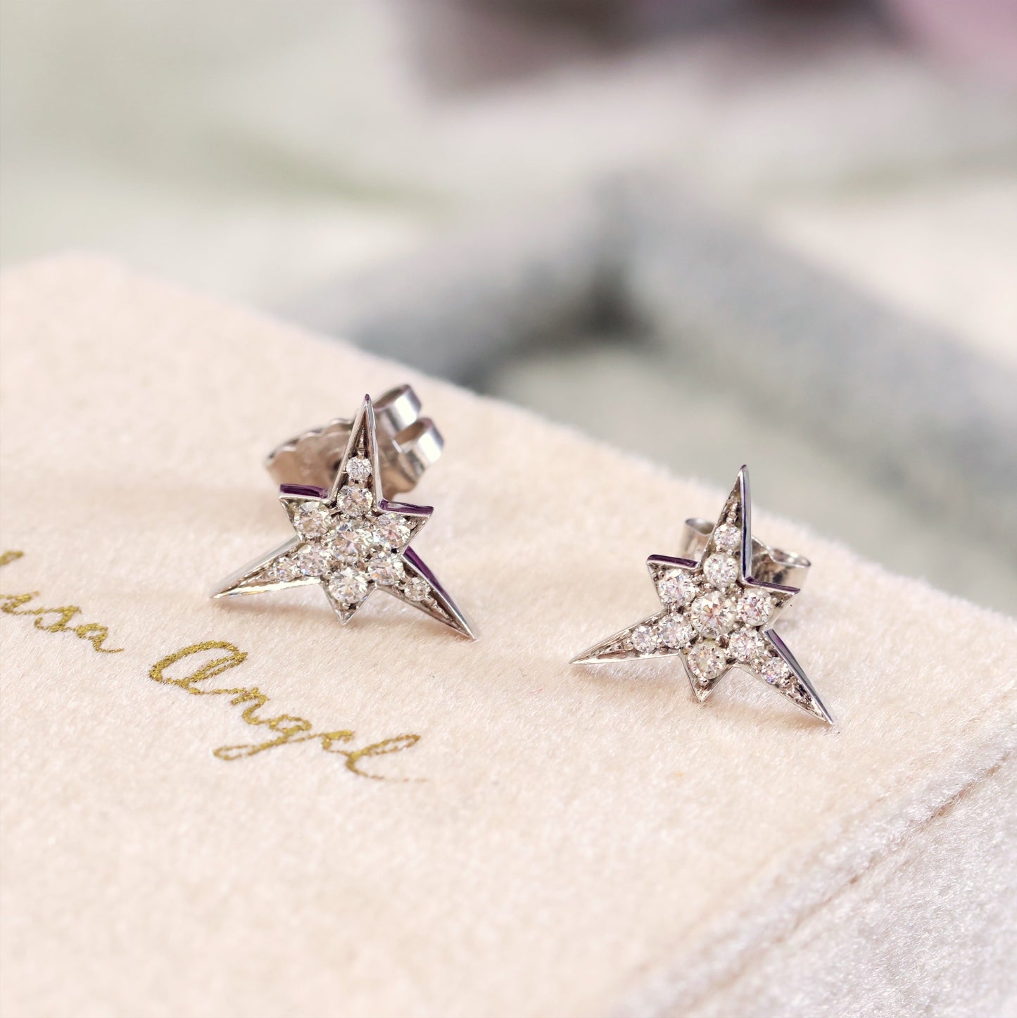 D197-VINTAGE-18CT-WHITE-GOLD-STARBURST-STAR-DIAMOND-STUDS-STUD-EARRINGS-01