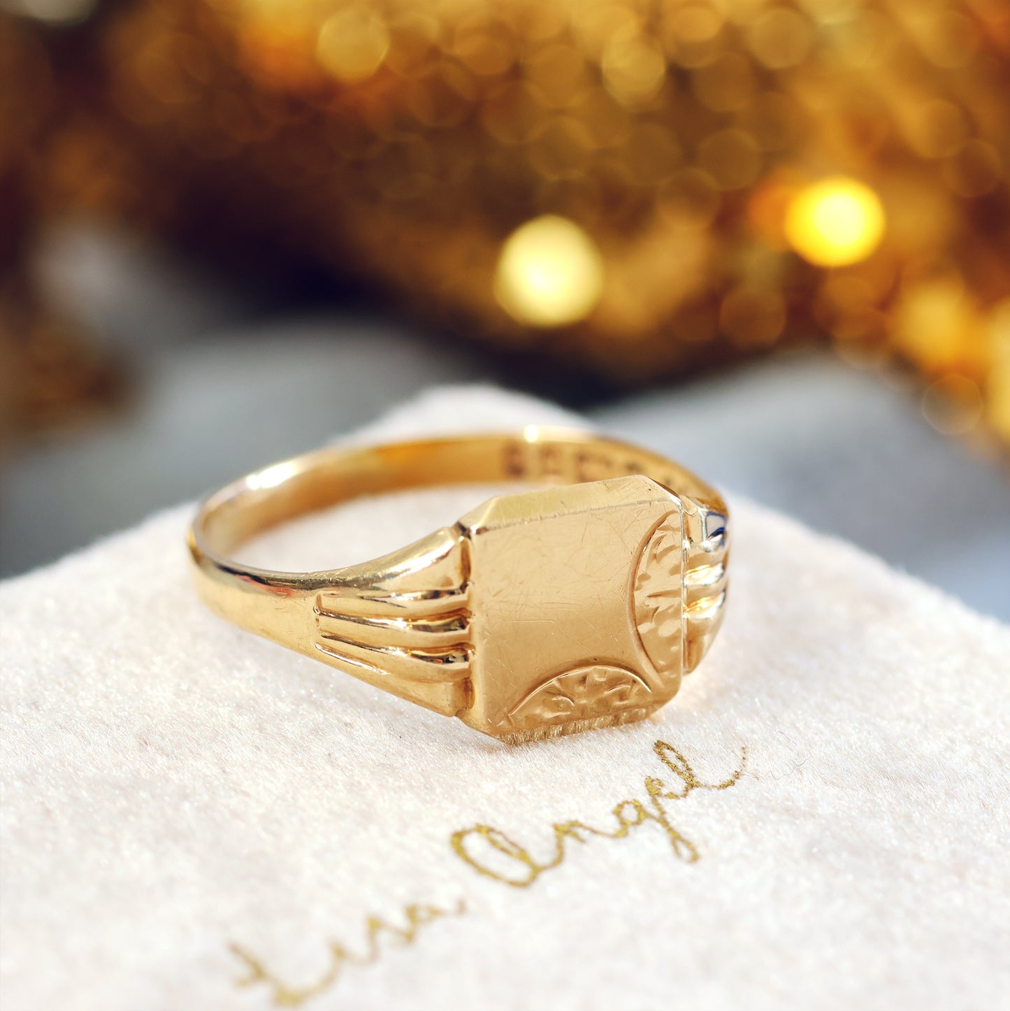 Vintage Date 1977 9ct Gold Art Deco Styled Signet Ring