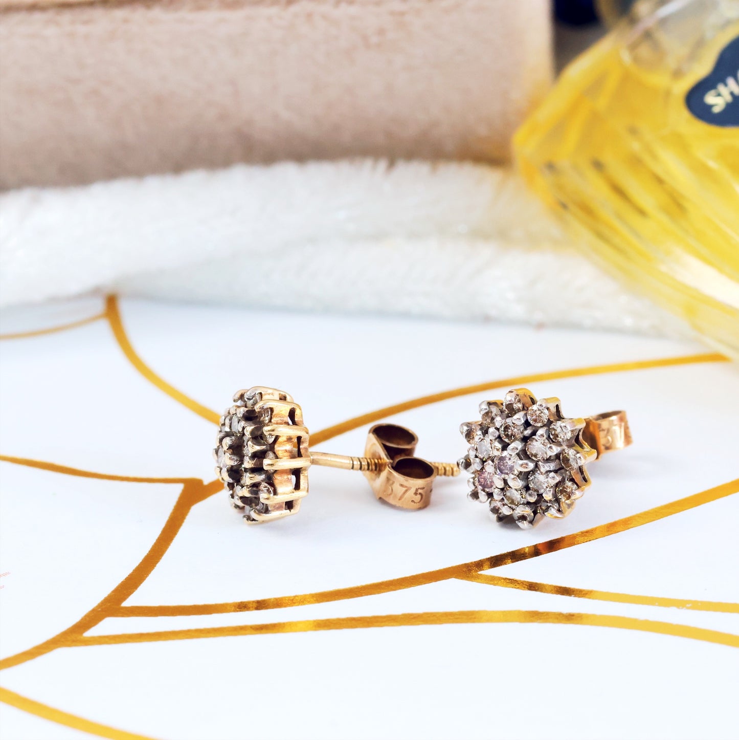 D210-VINTAGE-9CT-YELLOW-GOLD-DIAMOND-CLUSTER-EARRINGS-STUDS-STUD-01_