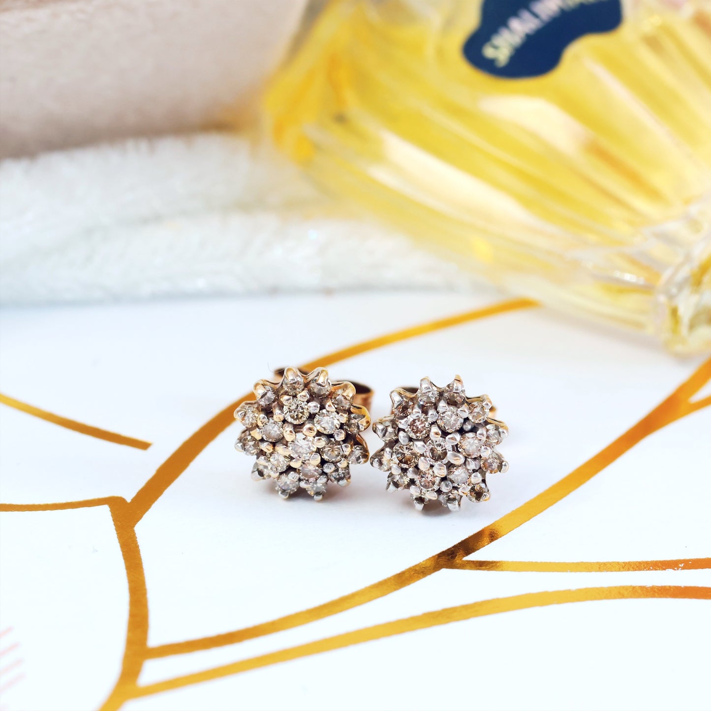 D210-VINTAGE-9CT-YELLOW-GOLD-DIAMOND-CLUSTER-EARRINGS-STUDS-STUD-01_6