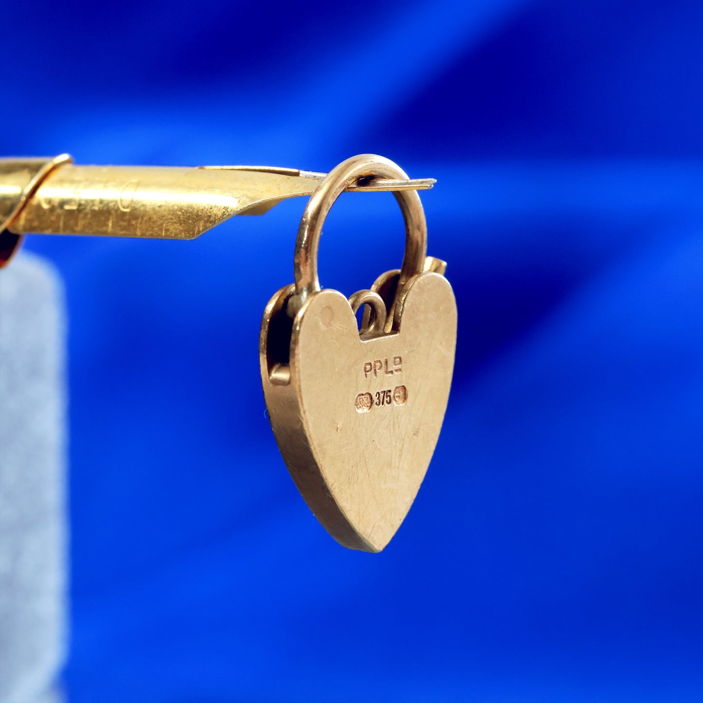Dinky Vintage 9ct Gold Padlock Charm