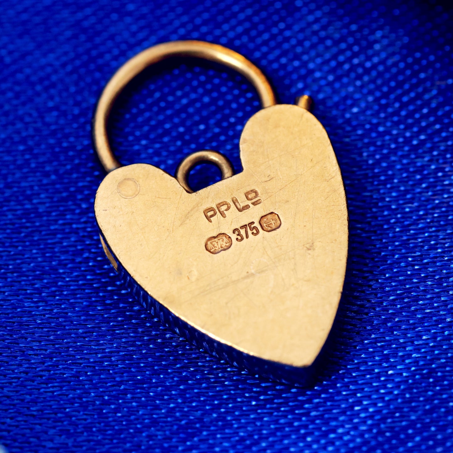 Dinky Vintage 9ct Gold Padlock Charm