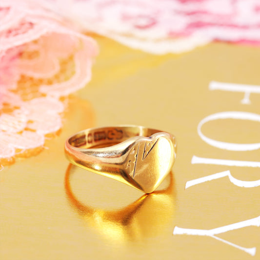 A Cute Vintage 9ct Gold Signet Ring