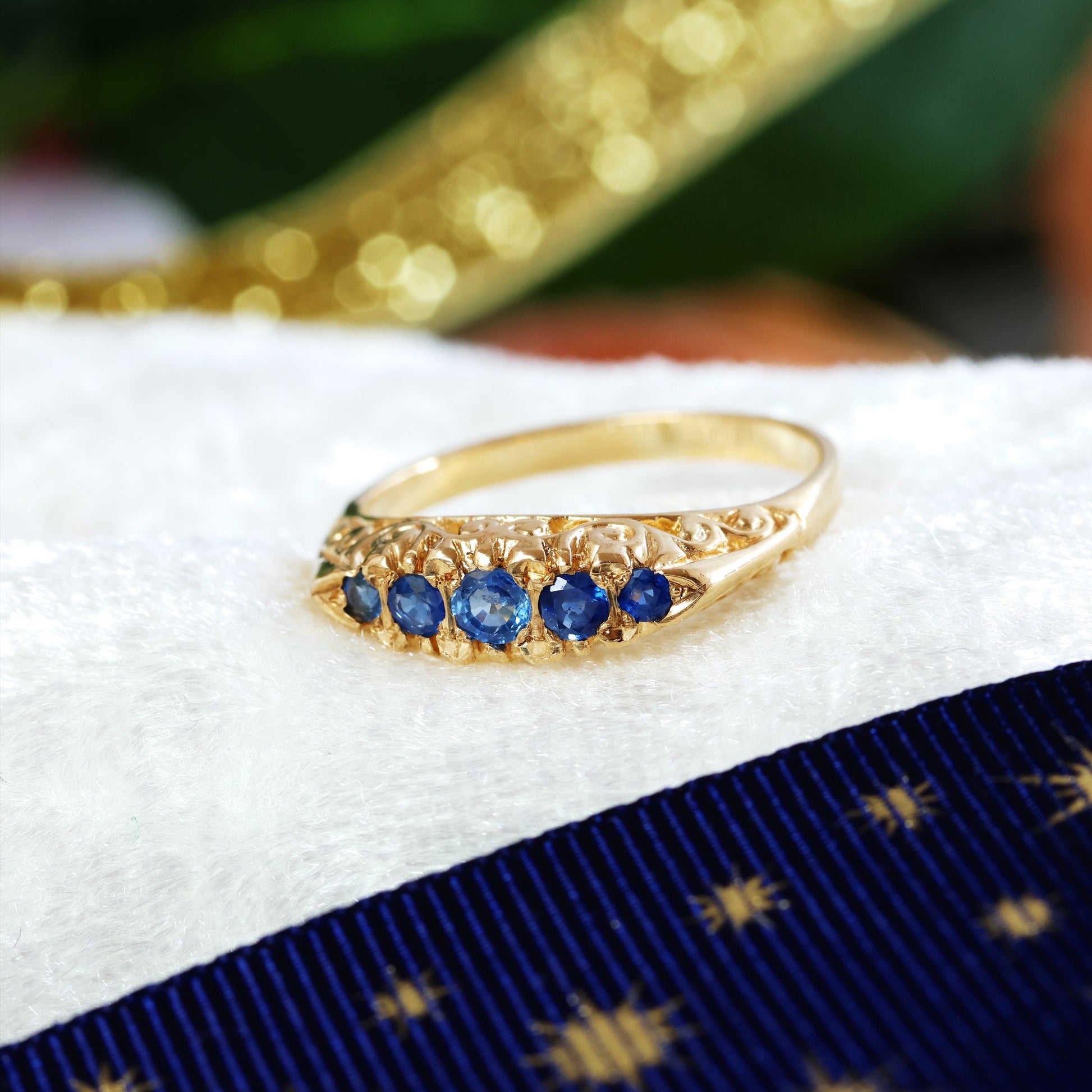 D149-VINTAGE-VICTORIAN-STYLE-SAPPHIRE-FILIGREE-9CT-YELLOW-GOLD-RING-BLUE-SAPPHIRE-01